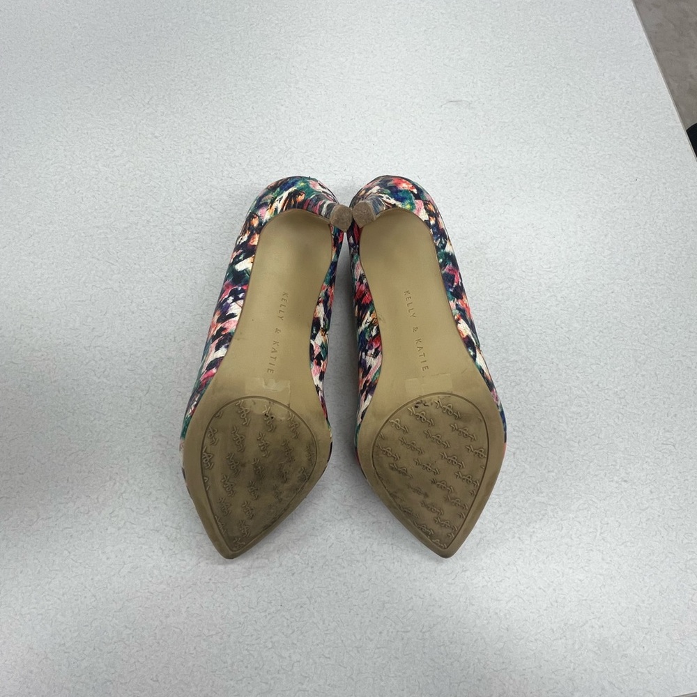 Kelly & Katie Multicolor Floral Pointed-Toe Pumps - Picture 3 of 6